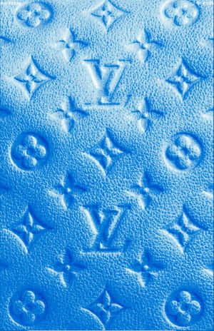 帶有浮雕路易威登字母組合圖案的藍色皮革。