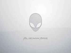Alienware 標誌，帶有外星人頭和文字，置於漸變背景
