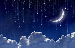 深藍色夜空中，蓬鬆雲朵上方的新月和流星。 — 月色夜空 壁紙