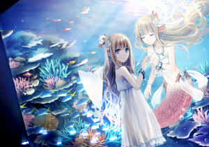兩位身穿白色長袍的動漫美人魚在發光的藍色海水中，在色彩繽紛的珊瑚和魚群之間游動。 — 美人魚 GIF 壁紙