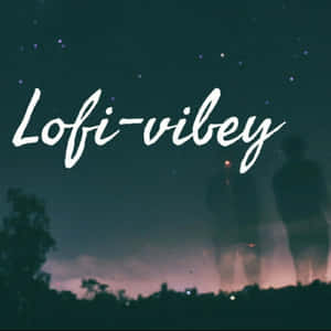 兩個人以星空暮色天空為背景的剪影，帶有 lofi 文字疊加。 — 夜景城市 壁紙
