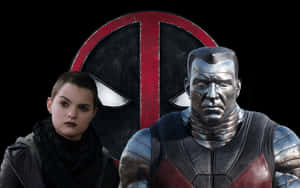 兩個漫畫角色在黑色背景前於 Deadpool 標誌前擺姿勢。 — OLED 壁紙