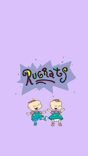 兩個穿著工裝褲的動畫幼兒跳躍，上方有 Rugrats 標誌。 — 可愛卡通 壁紙