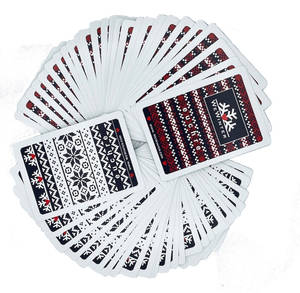 一副扇形展開的Euchre牌，帶有北歐冬季圖案。