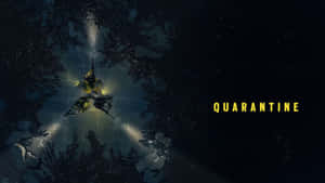 兩名潛水員帶著燈光探索一個帶有「QUARANTINE」字樣的黑暗水底洞穴。 — 3 個螢幕 壁紙