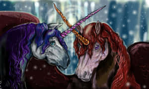 兩隻神話中的獨角獸，擁有色彩繽紛的鬃毛，在雪地森林場景中緊密站立。 — 黃昏 壁紙