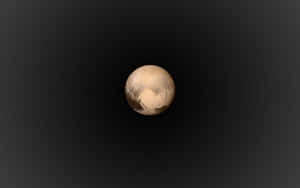 深空入面嘅冥王星矮行星，背景係黑暗漸變色。
