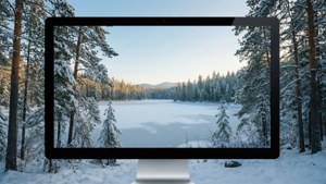 電腦顯示器顯示雪地森林湖泊場景 — 3840x1080 GIF 壁紙