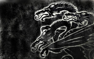 一個黑白插圖的龍，有多個頭和發光輪廓。