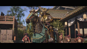 武士騎著披甲馬在傳統日本村莊中，周圍有木建築和燈籠