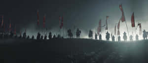剪影軍隊手持紅色旗幟，在戰場的霧氣中前進。 — 美麗的日落動畫 壁紙
