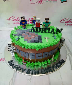 為Adrian的8歲生日準備的Minecraft生日蛋糕，帶有像素角色和方塊。 — 生日蛋糕 壁紙