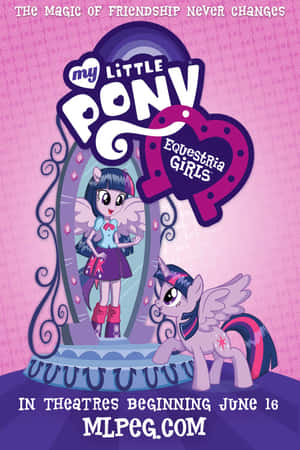 My Little Pony Equestria Girls 宣傳海報，展示 Twilight Sparkle 的人類和小馬形態。 — 小馬寶莉 壁紙