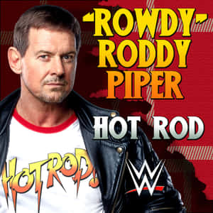 WWE摔角手Rowdy Roddy Piper身穿皮褸和Hot Rod T恤。