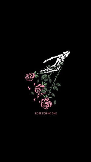 骷髏手在黑色背景上握著粉紅玫瑰，附有文字 rose for no one