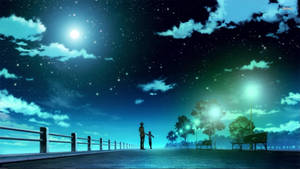 兩人在繁星點點的夜空下於碼頭上牽手，街燈閃爍發光。