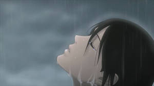 黑發動漫女孩在雨中仰望，臉上帶著淚水。