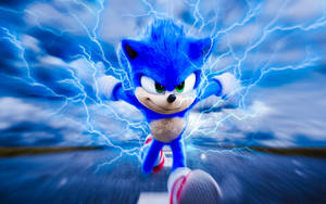 Sonic the Hedgehog 在暴風雨的天空中帶著閃電效果奔跑。