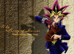 動畫角色闇遊戲在象形文字牆前手持遊戲卡牌。 — 幽遊白書 GIF 壁紙