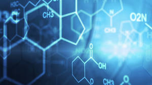 抽象的藍色發光分子結構和化學公式在數位空間中。 — 簡約藍色美學 壁紙