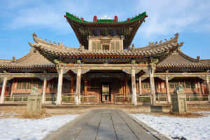 雪地與藍天下的古老中國寺廟