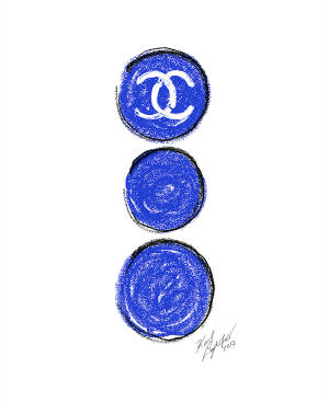 三個藍色圓圈，帶有 Chanel 標誌，頂部圓圈手繪素描藝術