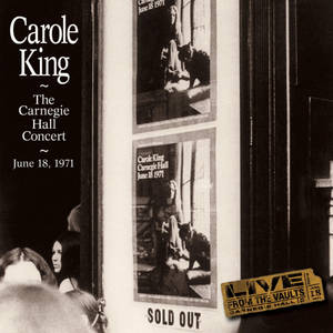人群觀看 Carole King 在卡內基音樂廳的音樂會海報，1971年6月18日售罄 — 黑白 壁紙