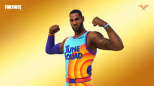 Fortnite角色着住Tune Squad波衫喺金色背景前展示肌肉 — Fortnite 造型 壁紙