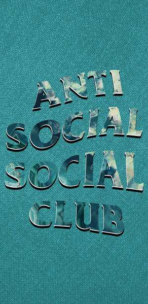 帶紋理的青綠色背景，3D大理石效果字母拼出anti social social club。