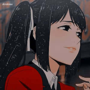 動漫女孩，一頭星夜般的黑髮，身穿紅色外套，帶著溫柔的微笑看向一旁。 — 可愛動漫女仔 壁紙