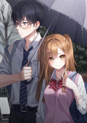 動漫情侶在雨中共享雨傘，穿著校服。