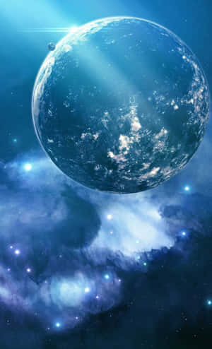 一顆帶有發光城市的藍色星球漂浮在星光燦爛的星雲中。