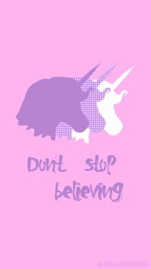 紫色和白色獨角獸剪影，粉紅色背景上帶有「Don't stop believing」文字。
