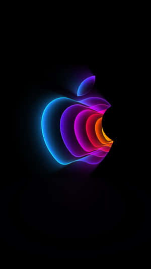 黑色背景上帶有霓虹色彩的發光Apple標誌