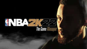 NBA 2K22遊戲封面， featuring 一個籃球運動員在戲劇性燈光下。