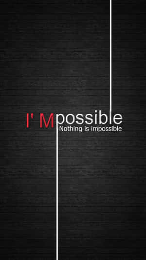勵志名言 I'M possible，紅色 M，深色木背景，白色線條分割