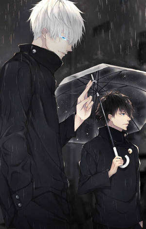 兩個穿著黑色外套的動漫男孩在雨中，一個撐著傘，用發光的藍色眼睛保護另一個。