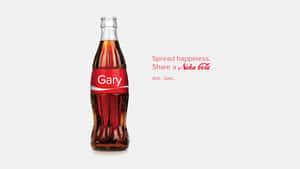 一個標有Gary的個性化可口可樂瓶，附近有促銷文字。