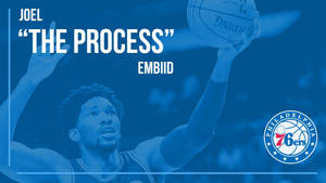 Joel Embiid 入樽籃球，帶有'The Process'文字和76人標誌。