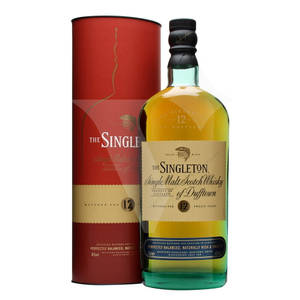 一瓶Singleton 12年蘇格蘭威士忌及其紅色管狀包裝。