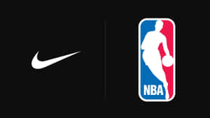 Nike和NBA標誌一同顯示在黑色背景上。