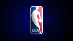 NBA標誌，籃球運動員剪影在藍色紋理背景上