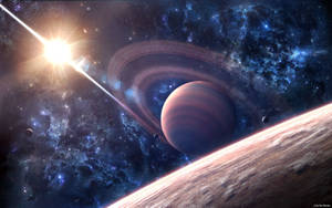 一顆發光的恆星在一顆帶環的行星和遙遠天體附近的星雲中閃耀。