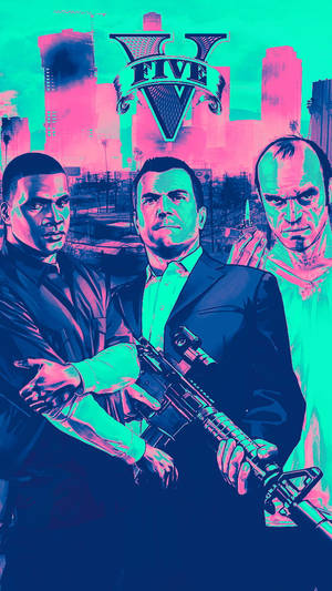 三名身穿西裝的男子在帶有GTA V標誌的霓虹城市景觀中舉起步槍。