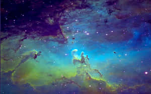 在深空中，充滿活力的宇宙星雲，帶有發光的雲層和星星。
