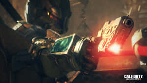 士兵在《Call of Duty Black Ops III》的戰鬥場景中發射未來手槍。
