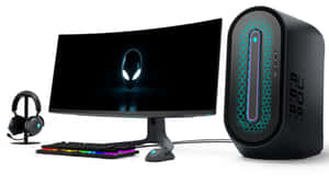 Alienware 遊戲桌上型電腦，配備曲面顯示器、RGB 鍵盤和發光塔式機箱。