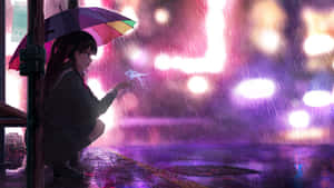 女孩拿著彩虹傘，在雨夜霓虹城市中手持發光紙鶴。