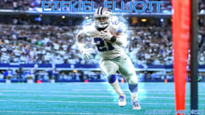美式足球員 Ezekiel Elliott 在球場上帶球奔跑。
