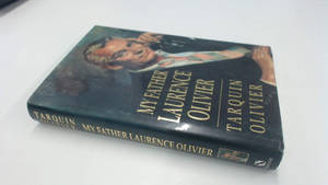 一本名為《My Father Laurence Olivier》的復古傳記書，帶有肖像封面。 — 復古 壁紙